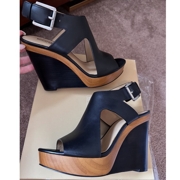 Brand New - Michael Kors Josephine Wedge Sandals 6.5 - Picture 2 of 6